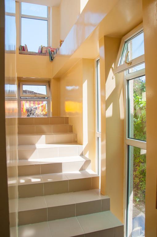 Sakura Guesthouse Бішкек Екстер'єр фото