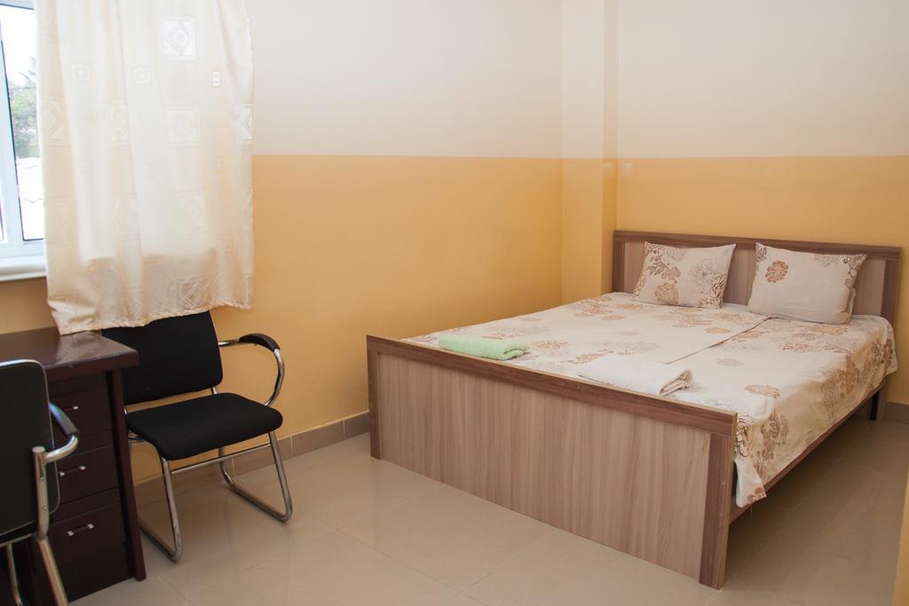 Sakura Guesthouse Бішкек Екстер'єр фото