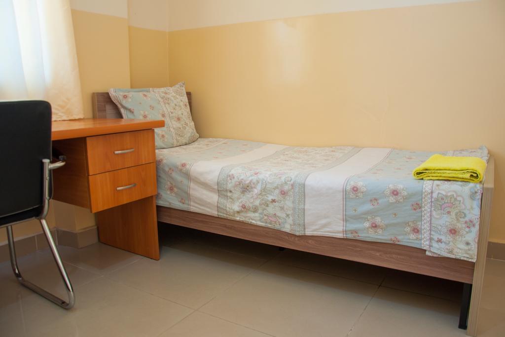 Sakura Guesthouse Бішкек Екстер'єр фото