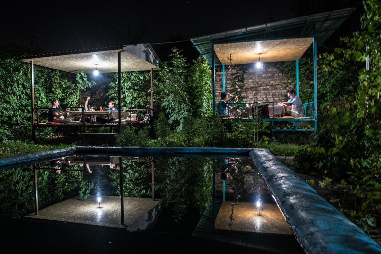 Sakura Guesthouse Бішкек Екстер'єр фото